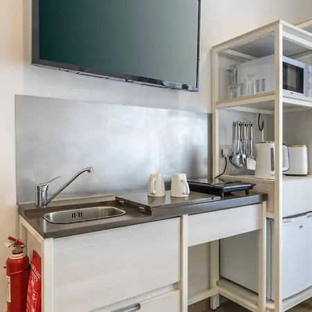 Private Studio 13 At Olo Living Nestled In St Julians Πανσιόν Saint Julian's