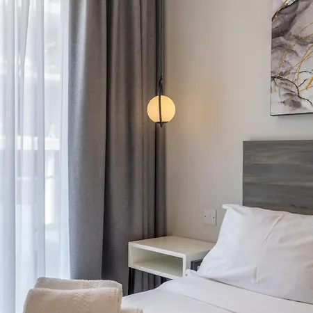 Private 13 At Olo Living Nestled In St Julians ゲストハウス 3*